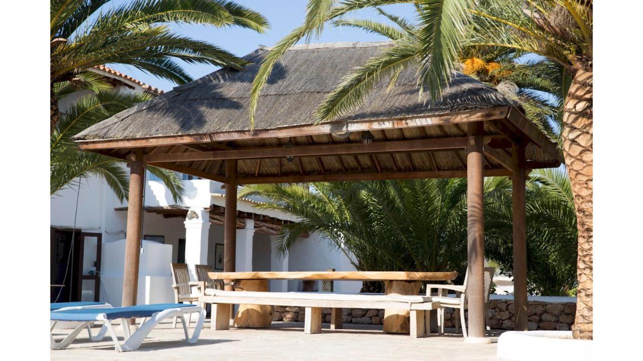 Villa Daniel 5 Mins By Taxi Into Ibiza Town Sant Jordi de ses Salines Exterior foto